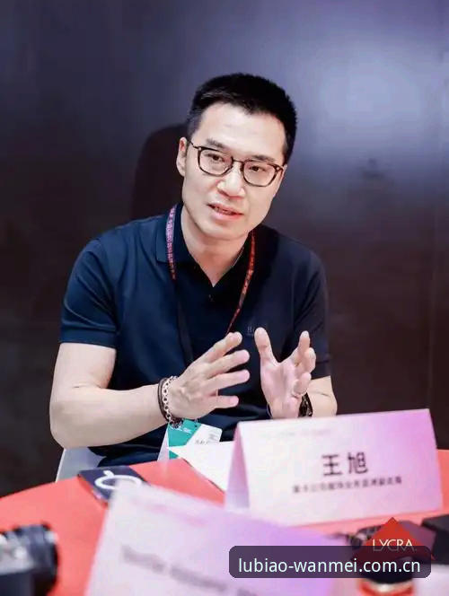 王旭在北京一家互联网公司做产品经理，上周五晚上十一点半，他在通州家中用手机看了一场英超补赛。他说了一句让我印象很深的话："以前看球要开电视，现在打开完美体育APP，从点击到看到实时比分，大概三秒钟。"